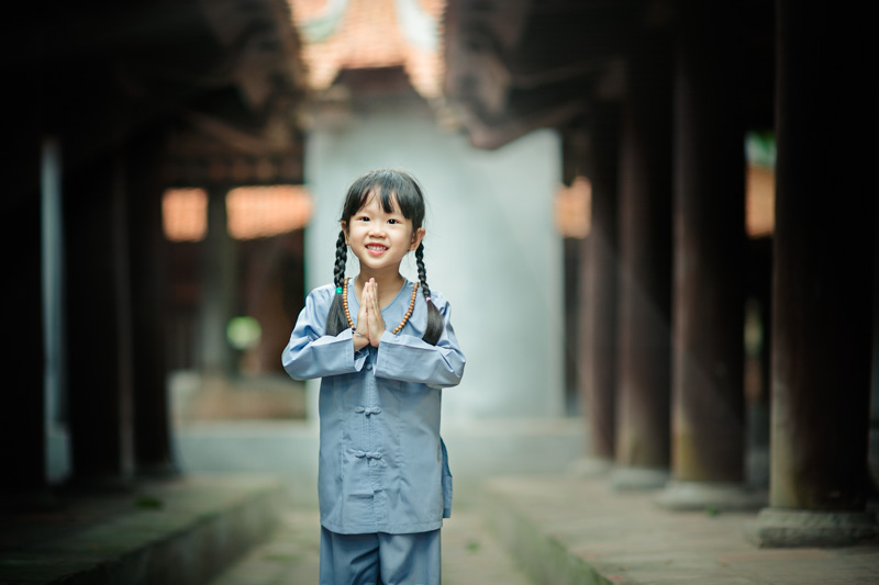 Theo đạo Phật, các bạn trẻ nên được giáo dục theo phương thức như thế nào?